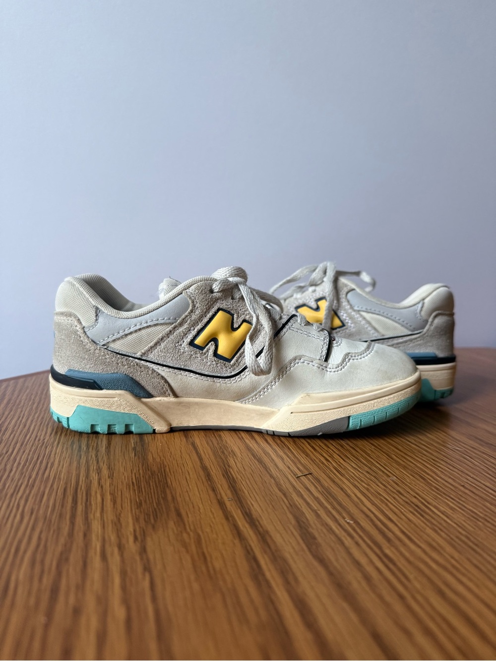 New Balance 550 Shoes in Cream/White/Yellow/Blue - Kids Size 1 - Picture 4 of 7